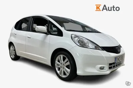 Honda Jazz 5D 1,4i Comfort Plus CVT *Vakkari / Ilmastointi / 2x renkaat*