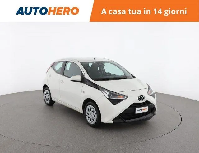 TOYOTA Aygo Connect 1.0 VVT-i 72 CV 5p. x-play Image 6