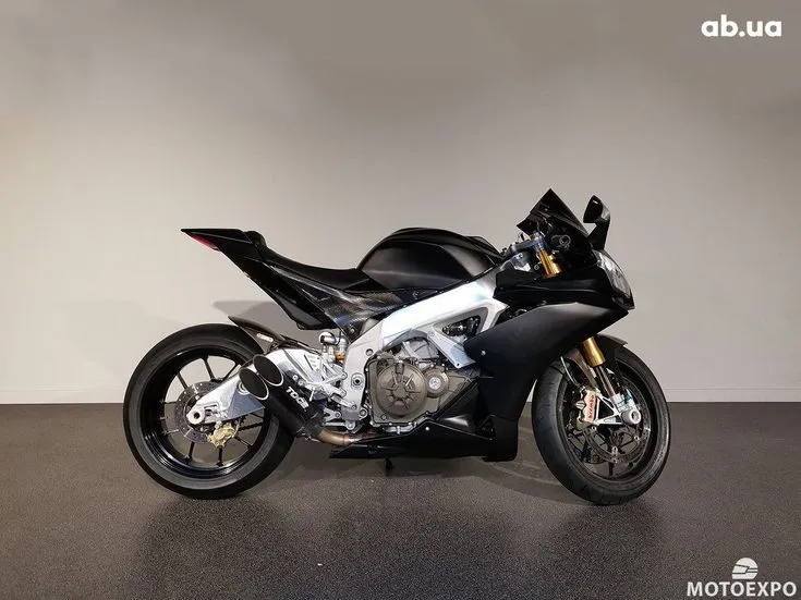 Aprilia RSV4 Image 3